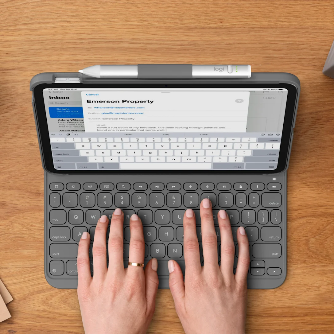 Logitech Slim Folio for iPad 10th Gen Arabic keyboard use view