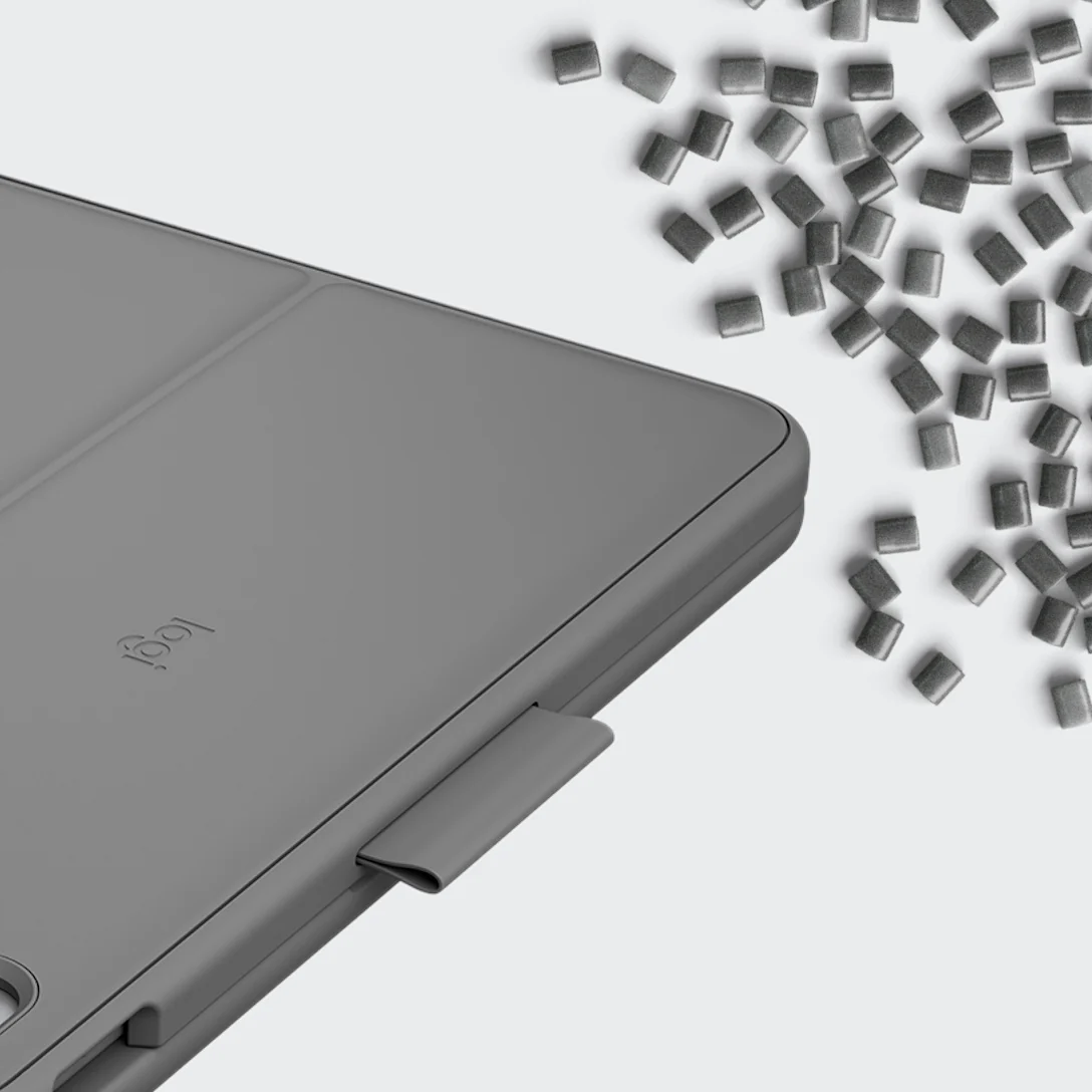 Logitech Slim Folio for iPad 10th Gen Arabic keyboard clsoe view